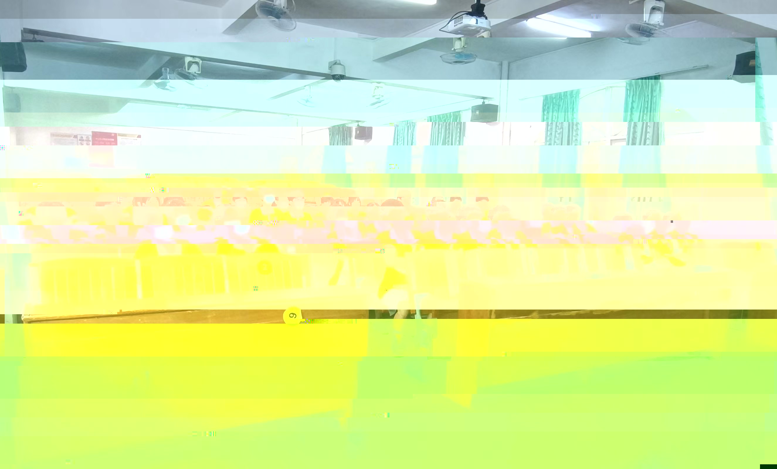 圖為入黨積極分子認真觀看視頻.jpg
